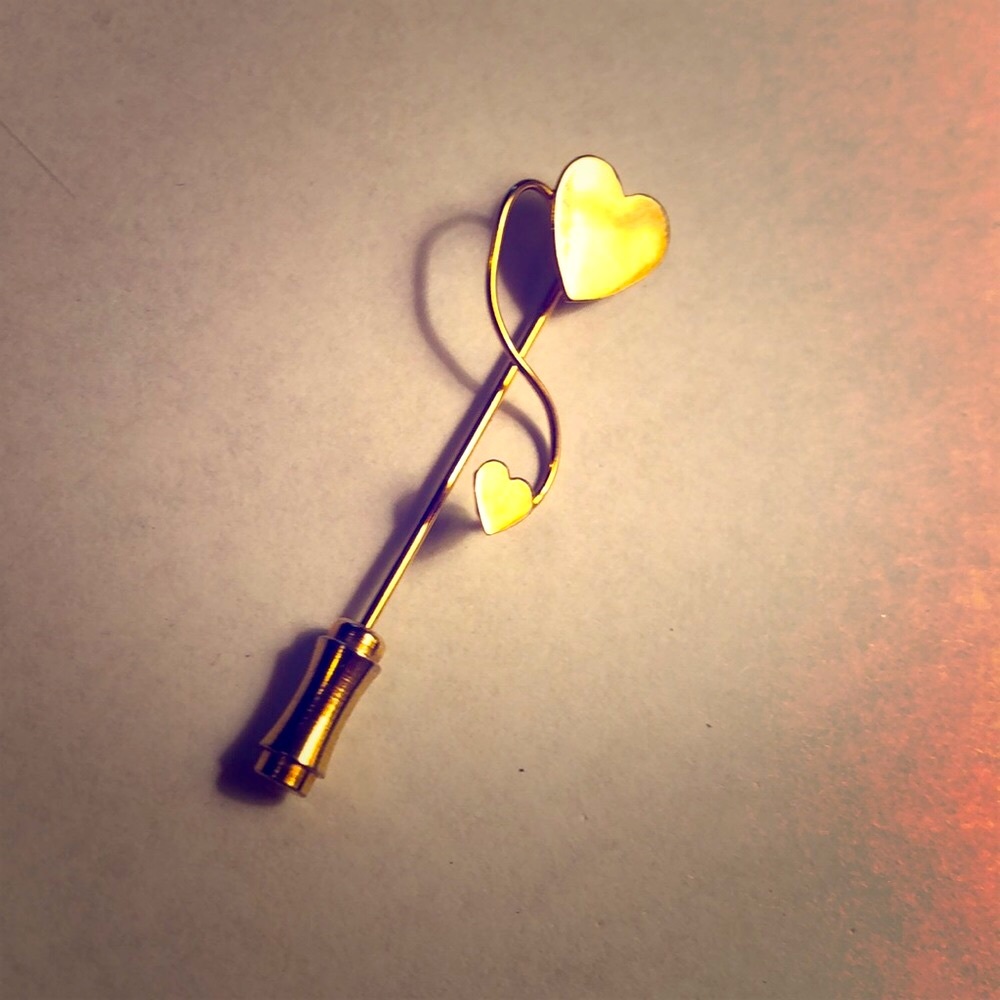 FINAL PRICE UNLESS BUNDLED. Vintage heart gold tone stick pin.